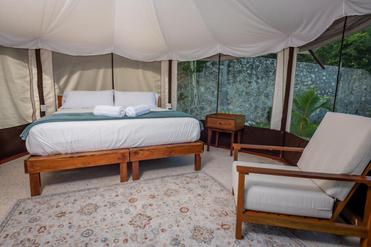Xakluum Eco Glampings Hotel ปัวร์โตโมเรลอส ภายนอก รูปภาพ